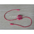 Roze papieren tags met string